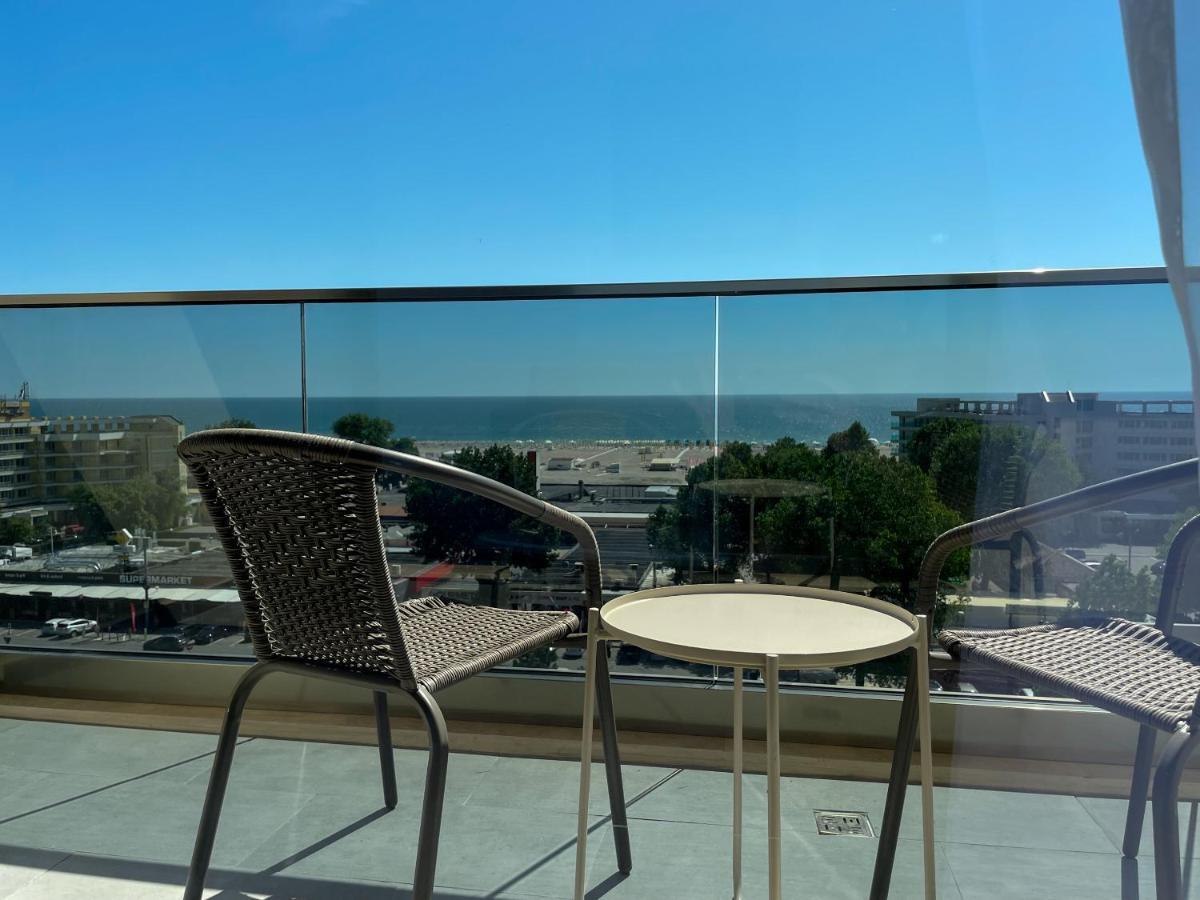 Azure Sea Apartments - Bychoice Mamaia Luaran gambar