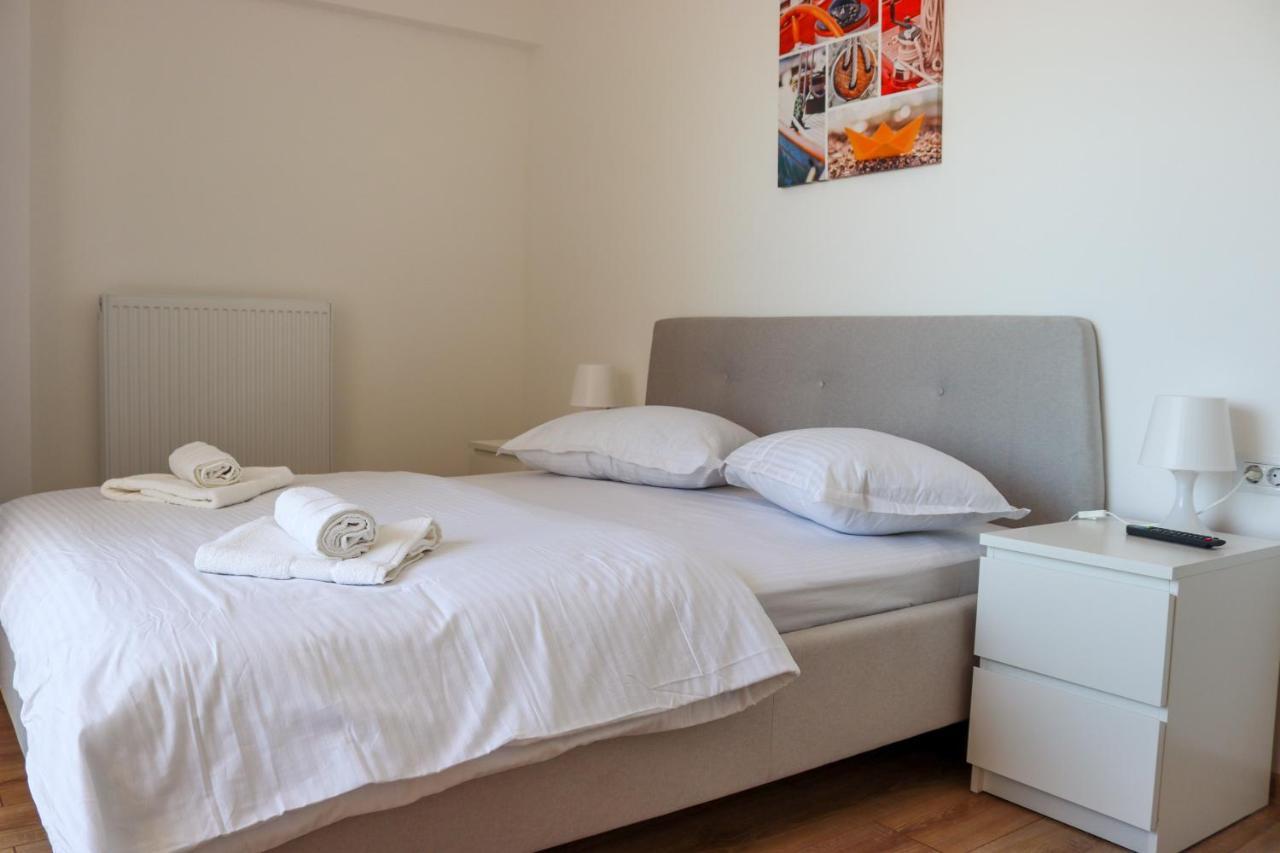 Azure Sea Apartments - Bychoice Mamaia Luaran gambar