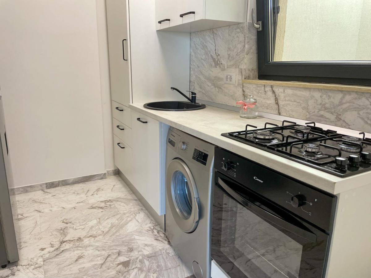 Azure Sea Apartments - Bychoice Mamaia Luaran gambar
