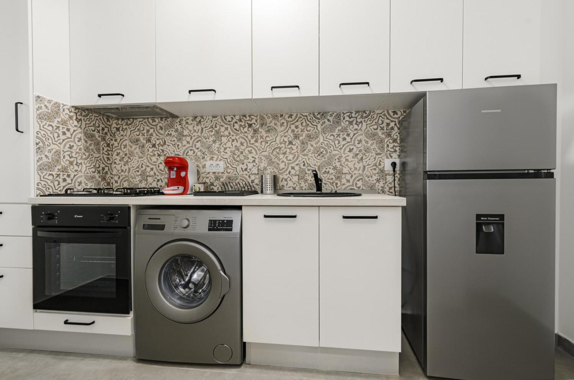 Azure Sea Apartments - Bychoice Mamaia Luaran gambar