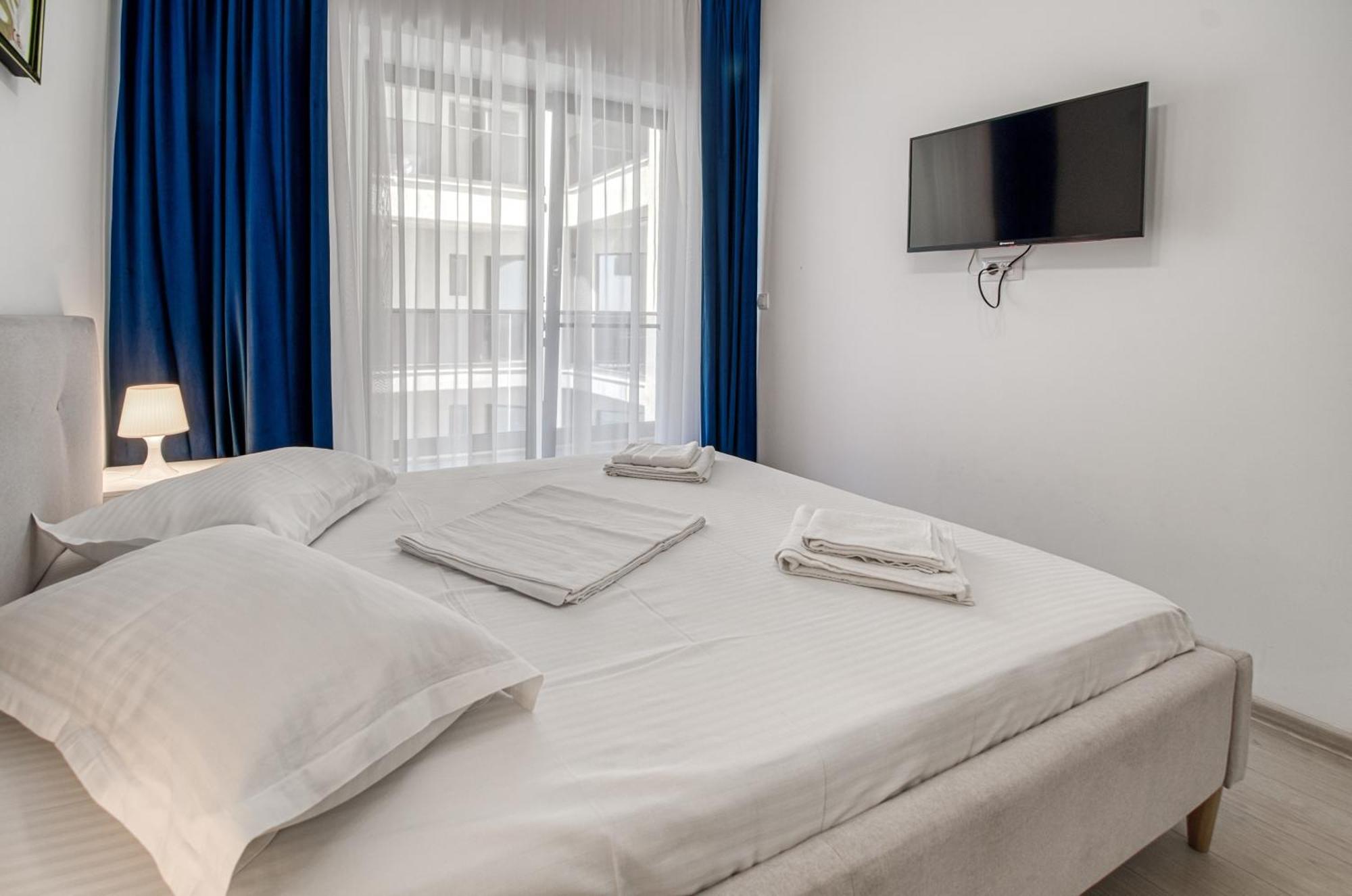 Azure Sea Apartments - Bychoice Mamaia Luaran gambar