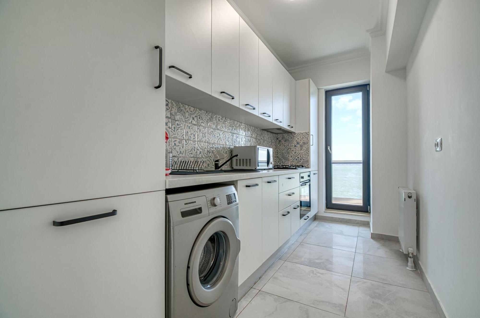 Azure Sea Apartments - Bychoice Mamaia Luaran gambar