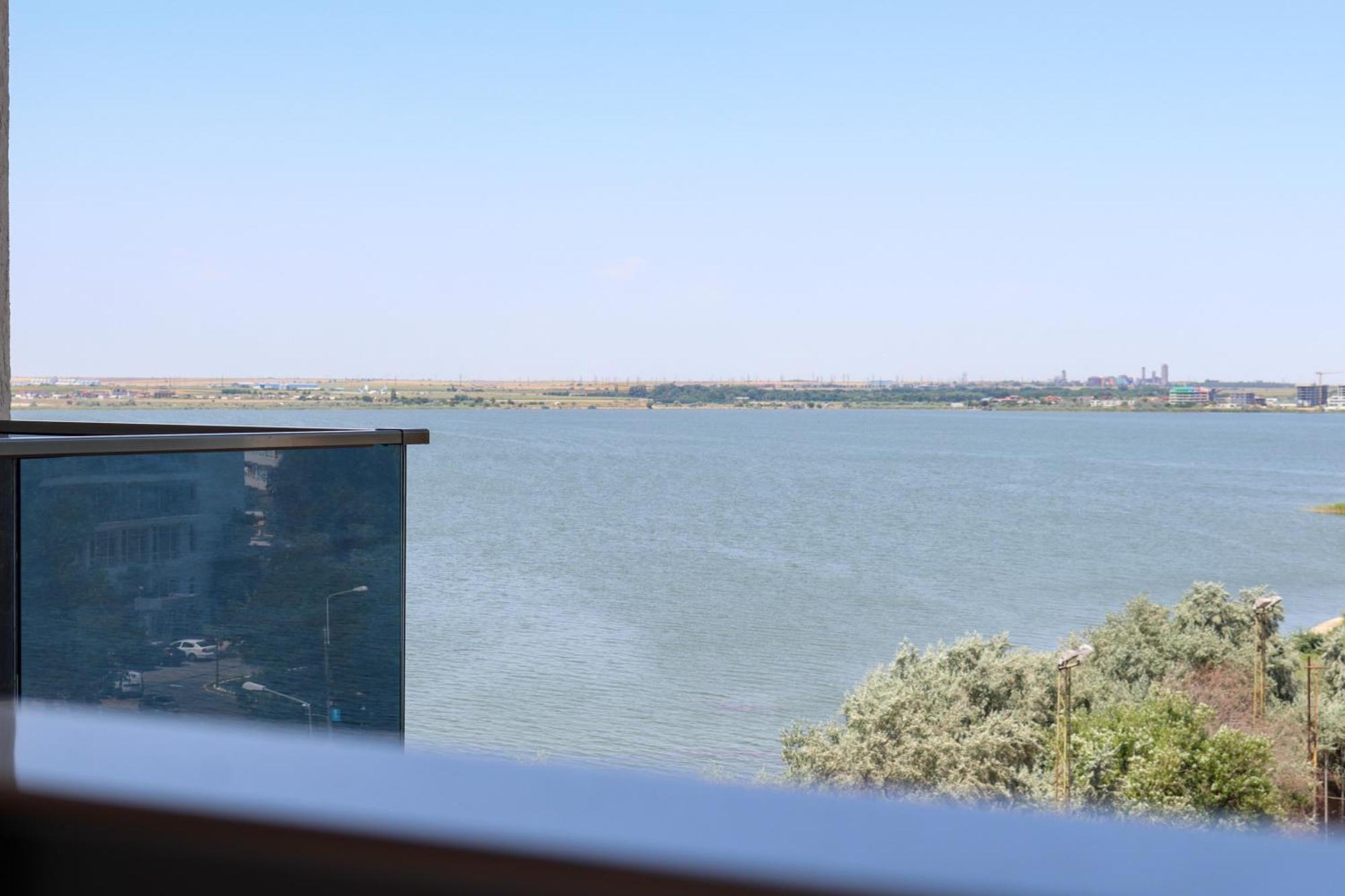 Azure Sea Apartments - Bychoice Mamaia Luaran gambar