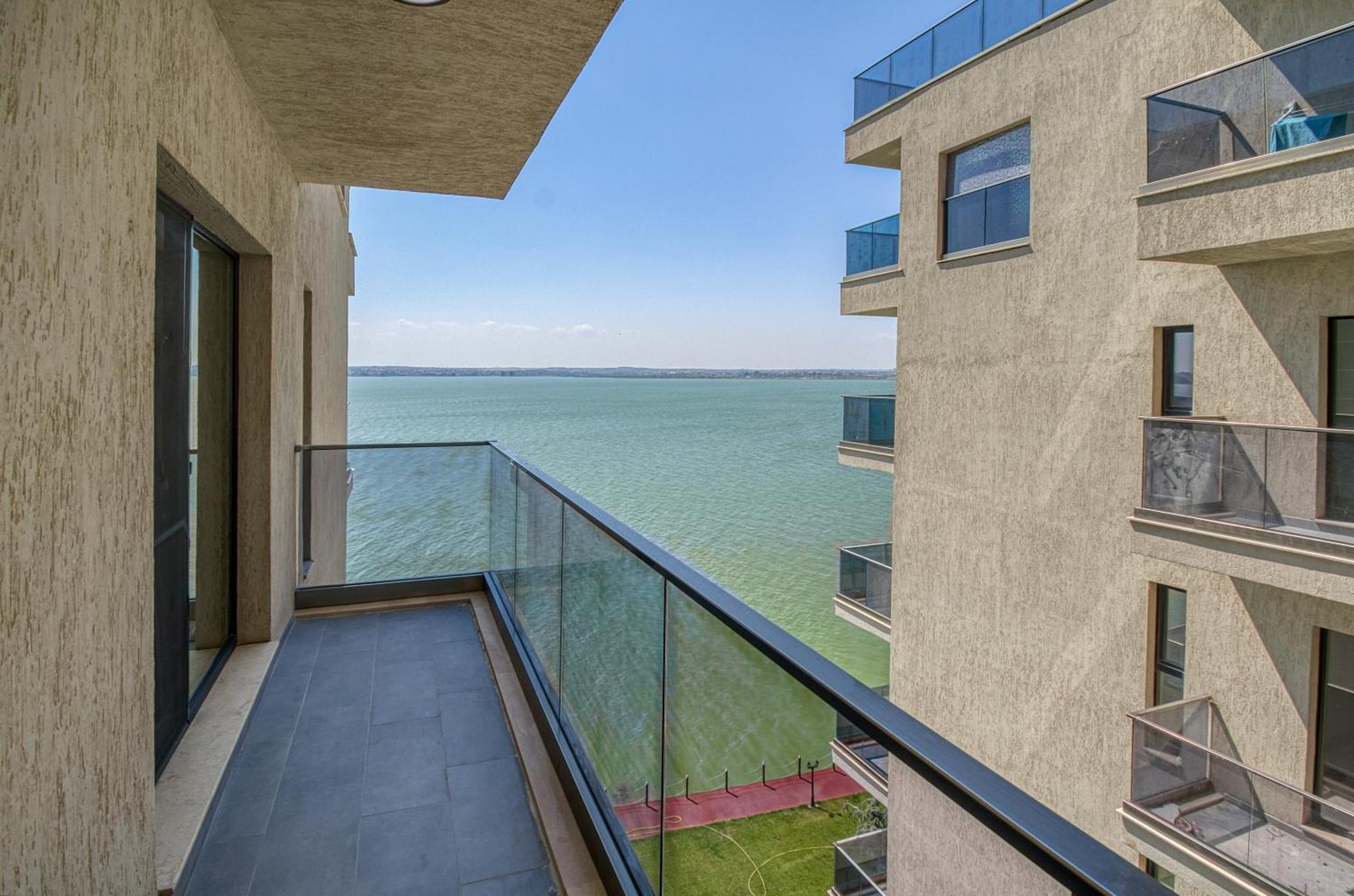 Azure Sea Apartments - Bychoice Mamaia Luaran gambar