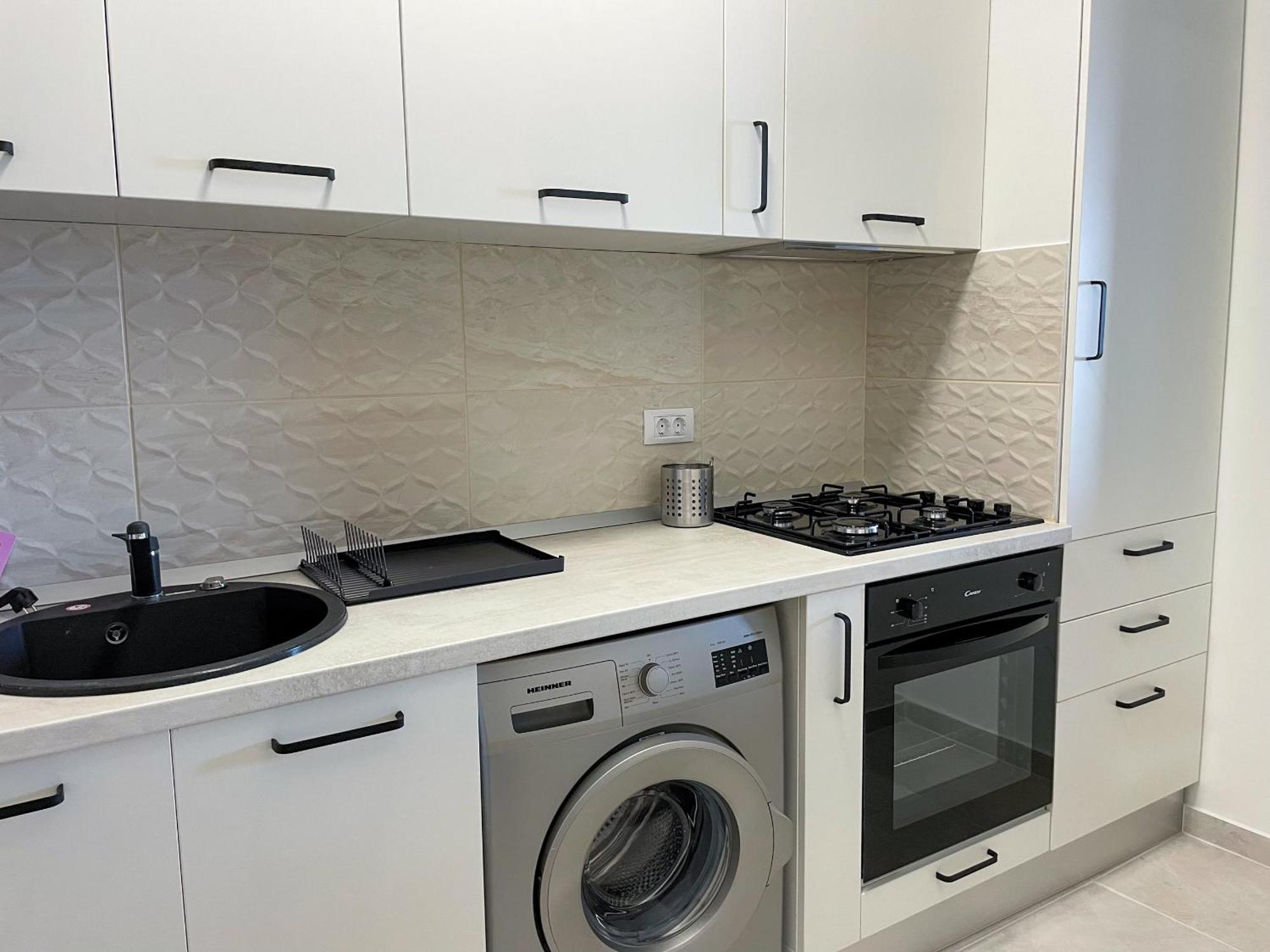 Azure Sea Apartments - Bychoice Mamaia Bilik gambar